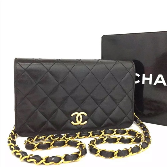 CHANEL Handbags - Chanel Matelasse 19 CC Logo Push Lock Purse